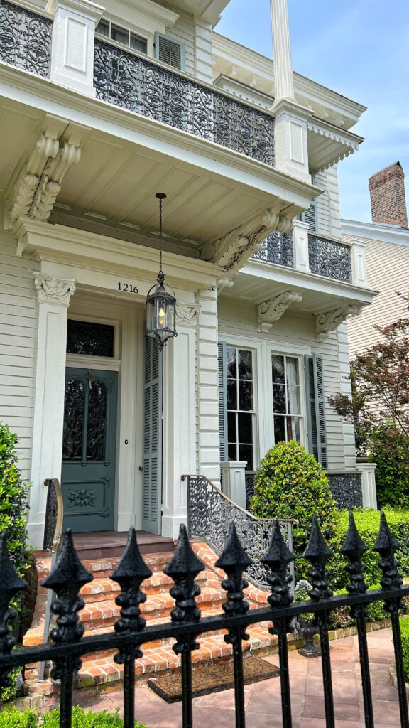 Beautiful home in the garden district of nola
