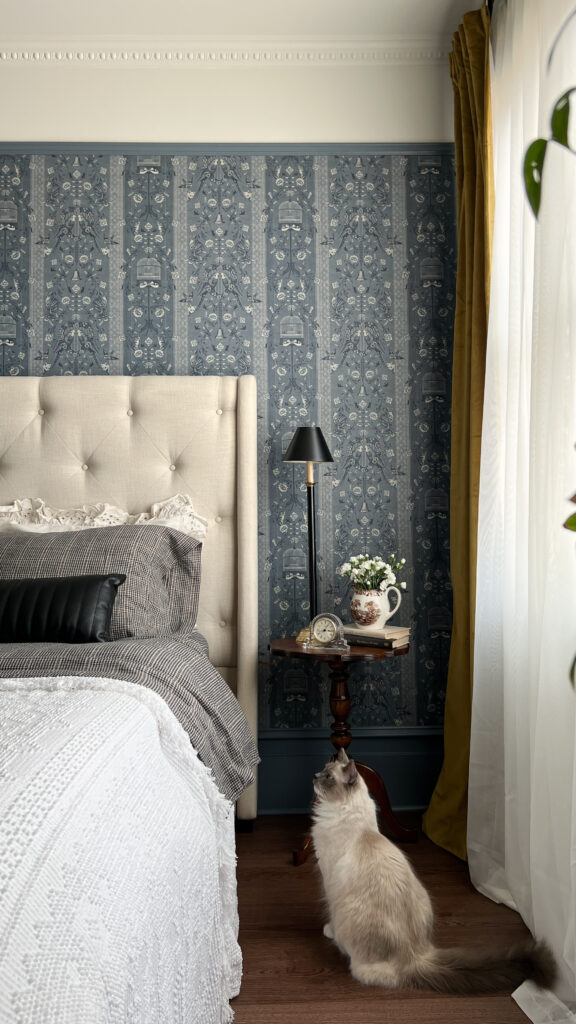 modern Victorian decorating idea for bedroom 