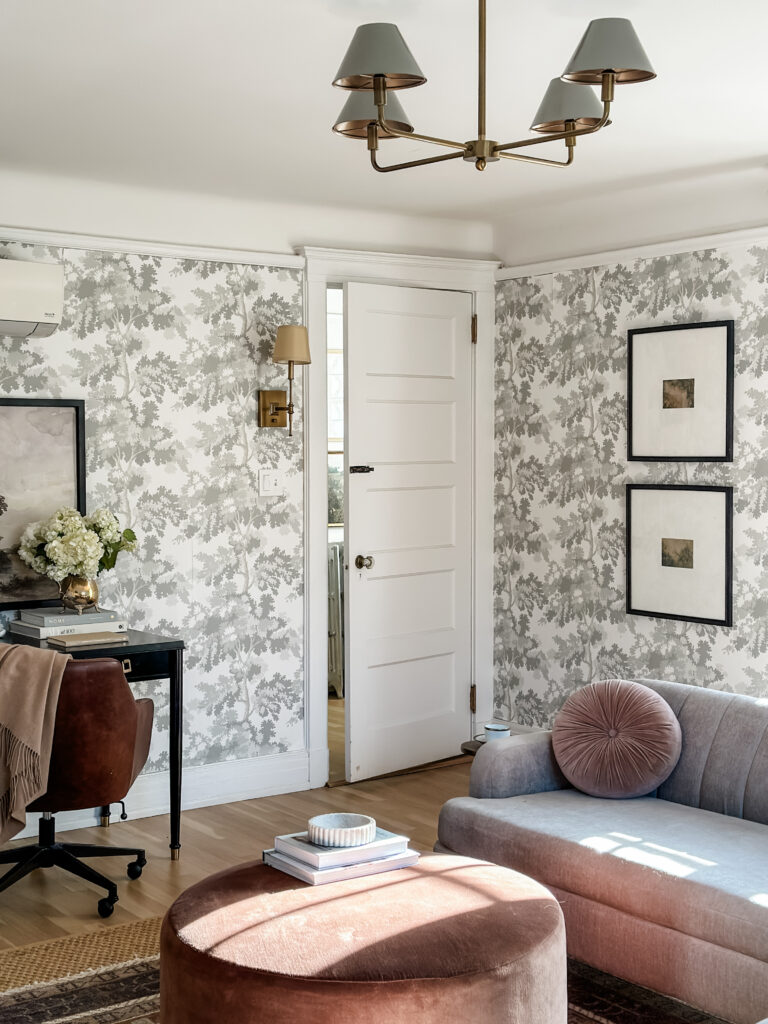 modern Victorian decorating idea using floral wall paper 