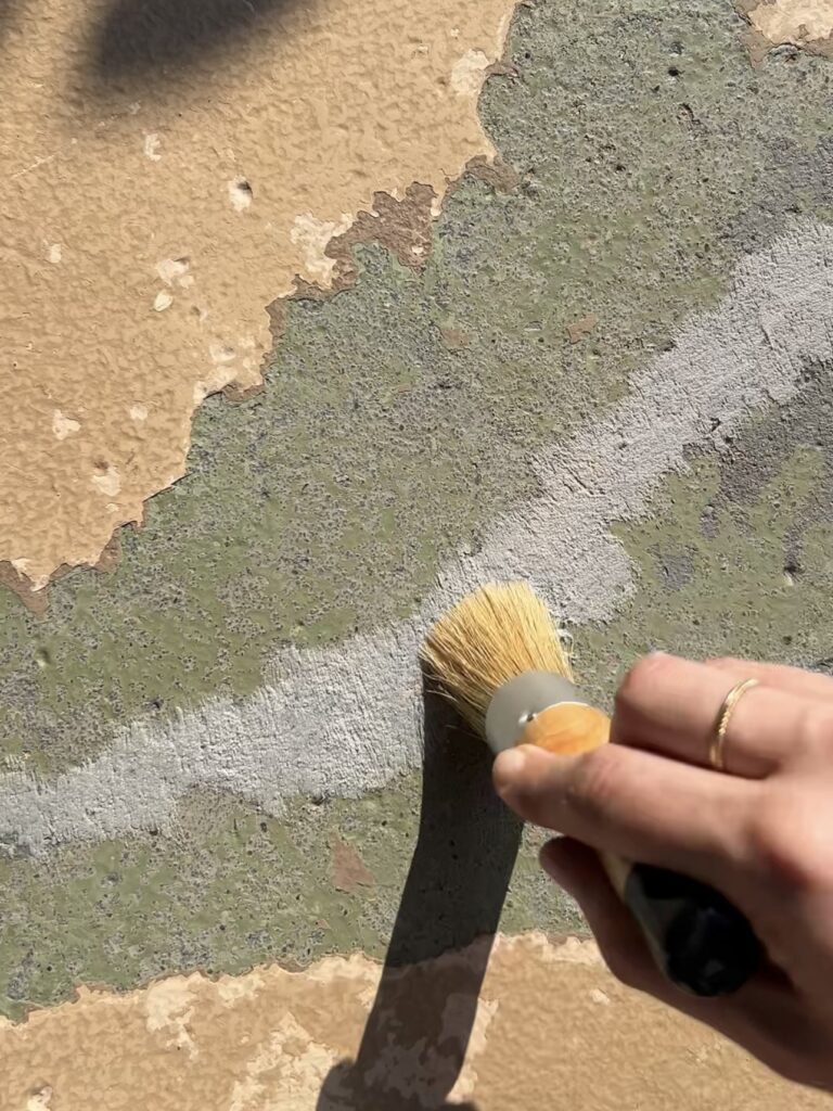 how to fill cracks in a concrete floor