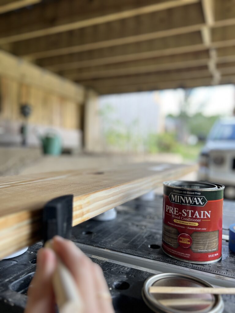 how to stain pine