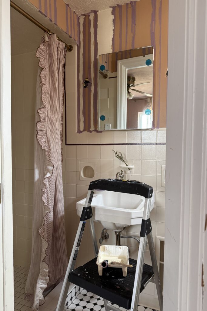 how to paint stripes on a wall