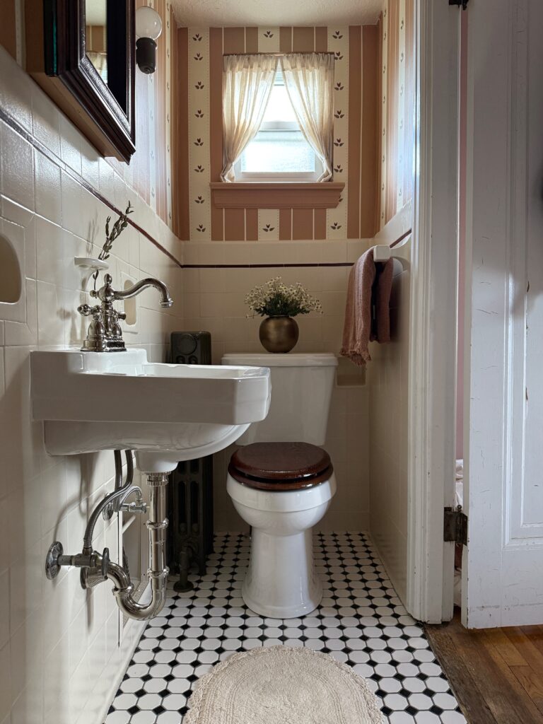 english cottage bathroom