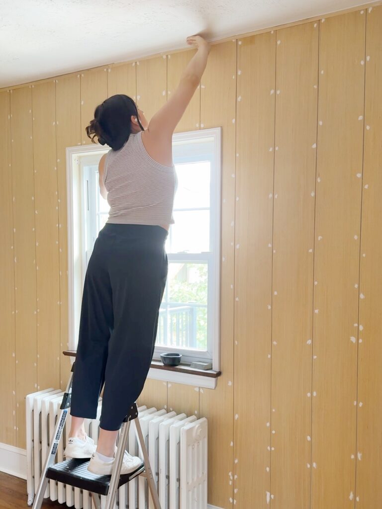 how to smooth caulk with finger